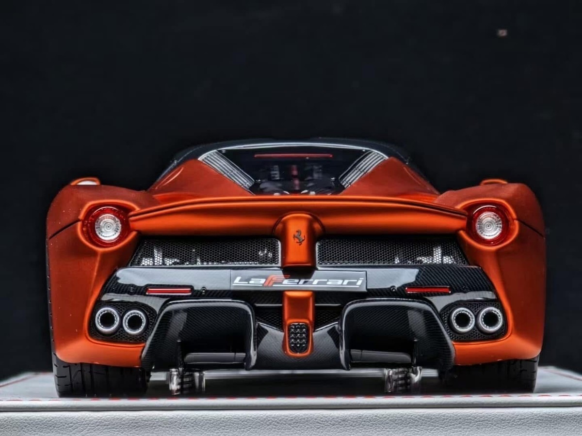 Ferrari LaFerrari (Matt Chrome Orange/ Carbon) [Davis & Giovanni