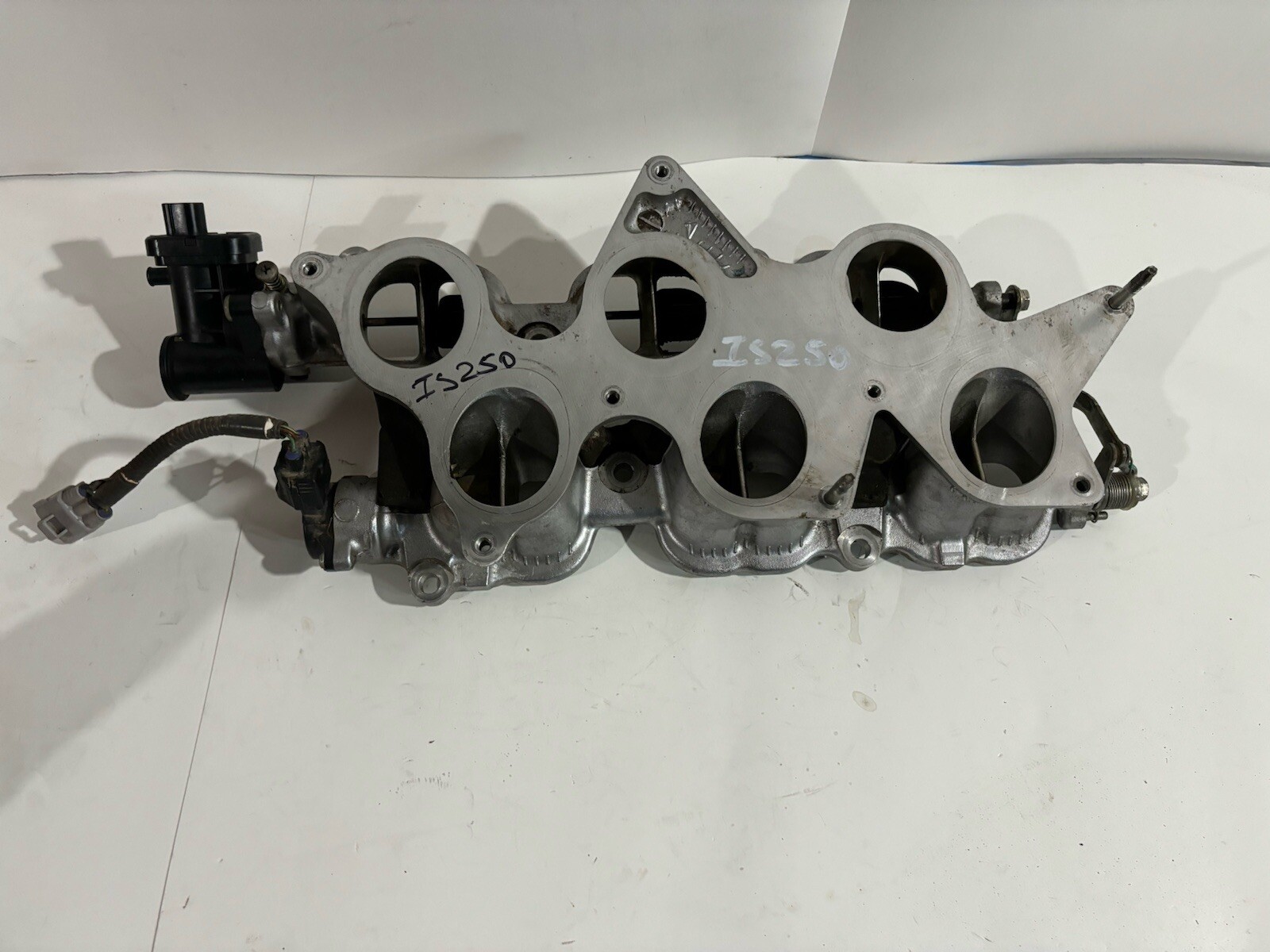 2006 2015 LEXUS IS250 IS250C LOWER AIR INTAKE MANIFOLD 2GRFSE OEM eBay