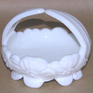 Westmoreland-Split-Handle-Milk-Glass-Dogwood-Pattern-Basket