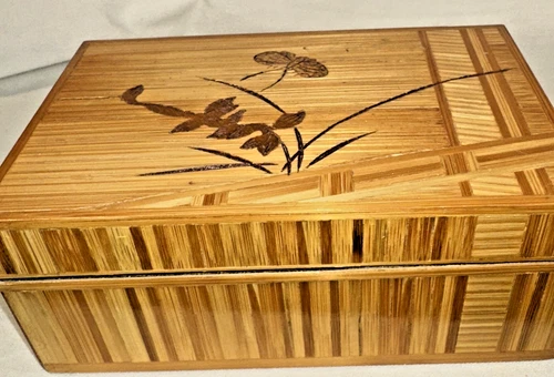 Vintage Trinket/Jewelry Box Bamboo Wood With Removable Lid
