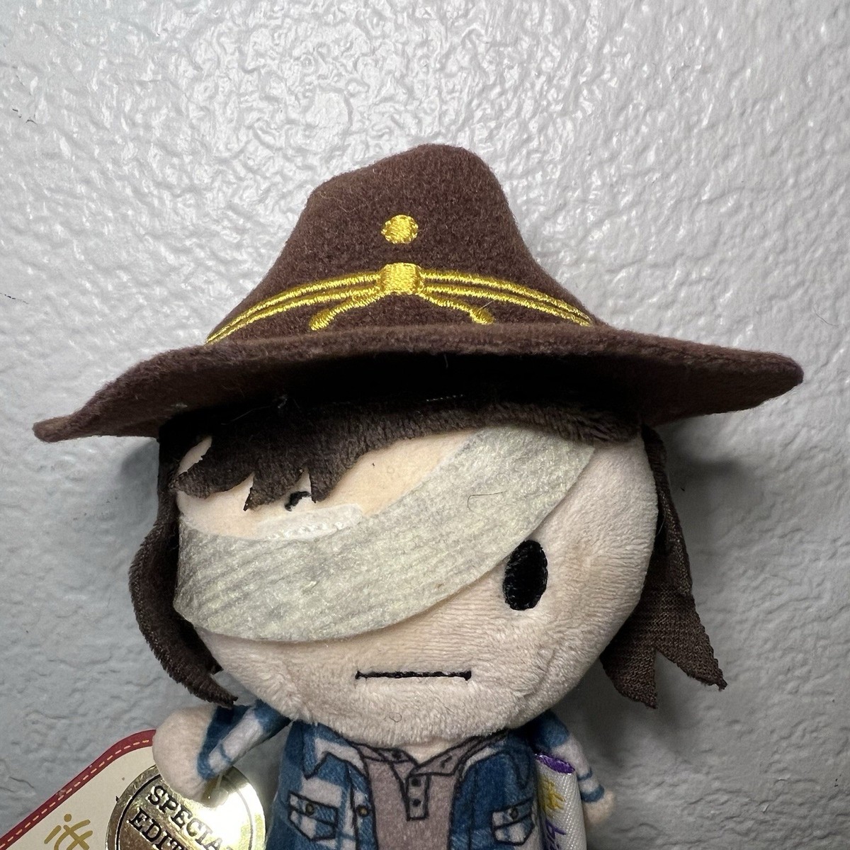 ウォーキングデッド itty bittys ダリル リック等4体セット Amazon.com: Hallmark Itty Bittys The Walking Dead Collector