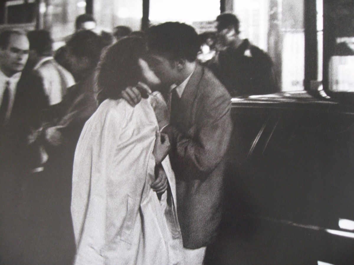 THE KISS, PHOTOGRAPHED BY CHRISTIAN COIGNY, AUTHENTIC 1989 POSTER