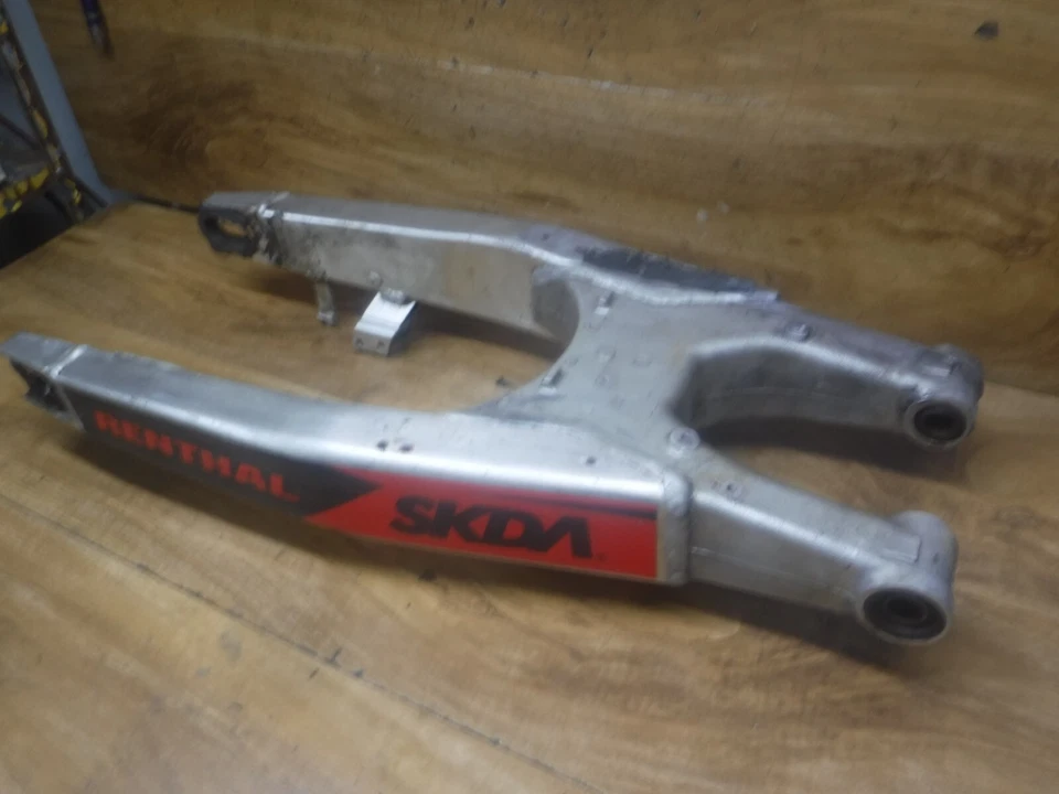 Honda CRF450R CRF 450R 2006 06 basculante rueda trasera 52200-hombres-840 ¡Envío rápido! Foto 3 de 4