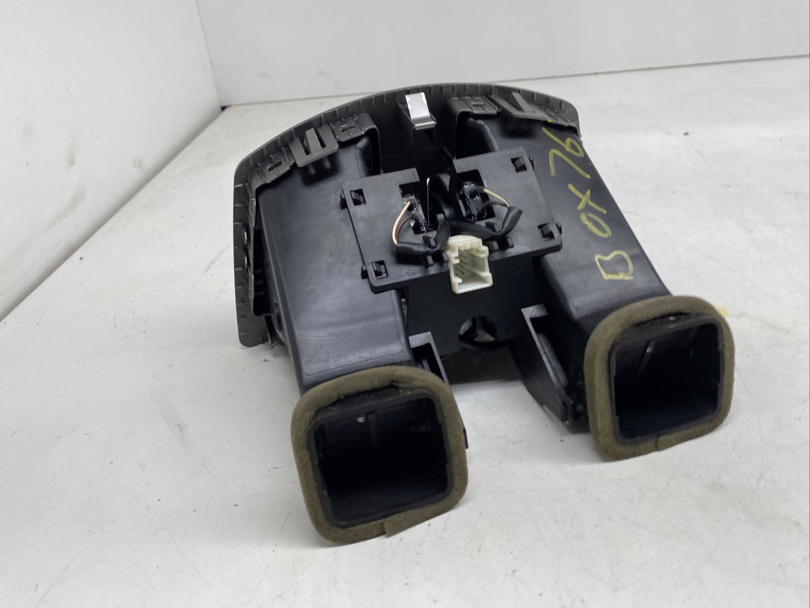 2006 2008 BMW 750i li REAR SEAT CENTER AC HEATER AIR VENT DUCTS TRIM