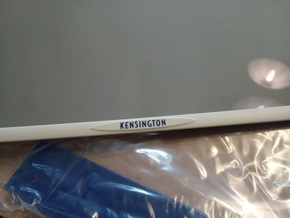 Kensington Flat Panel Protector Filter 17" Anti Glare/Reflections - Image 4 of 4