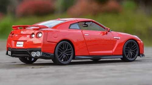 Bburago 1:24 Red JDM 2017 GTR R35 Racing Sports Model Diecast Metal Car - Picture 11 of 13
