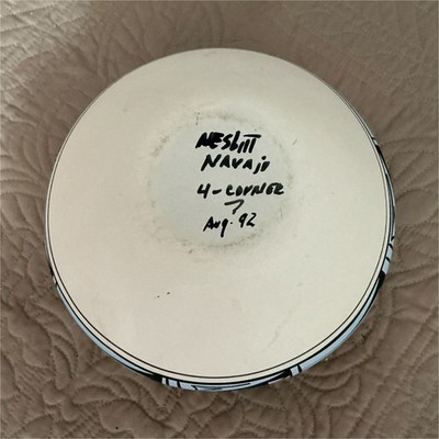 Navajo Nesbitt Pottery Vase 4-Corners Wolf Design Aug. 92 Handmade