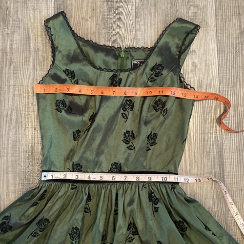 Twilight Series New Moon Bella Swans Green Birthday Dress By Neca - Picture 5 of 10
