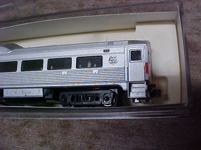KATO N Scale Rail Diesel Car RDC-4 166-0004 New Haven - Image 3 of 4
