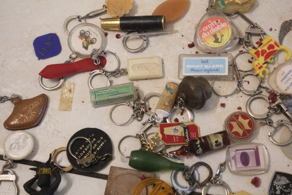 lot de porte clefs anciens marque emblématiques vintage - Photo 4/4