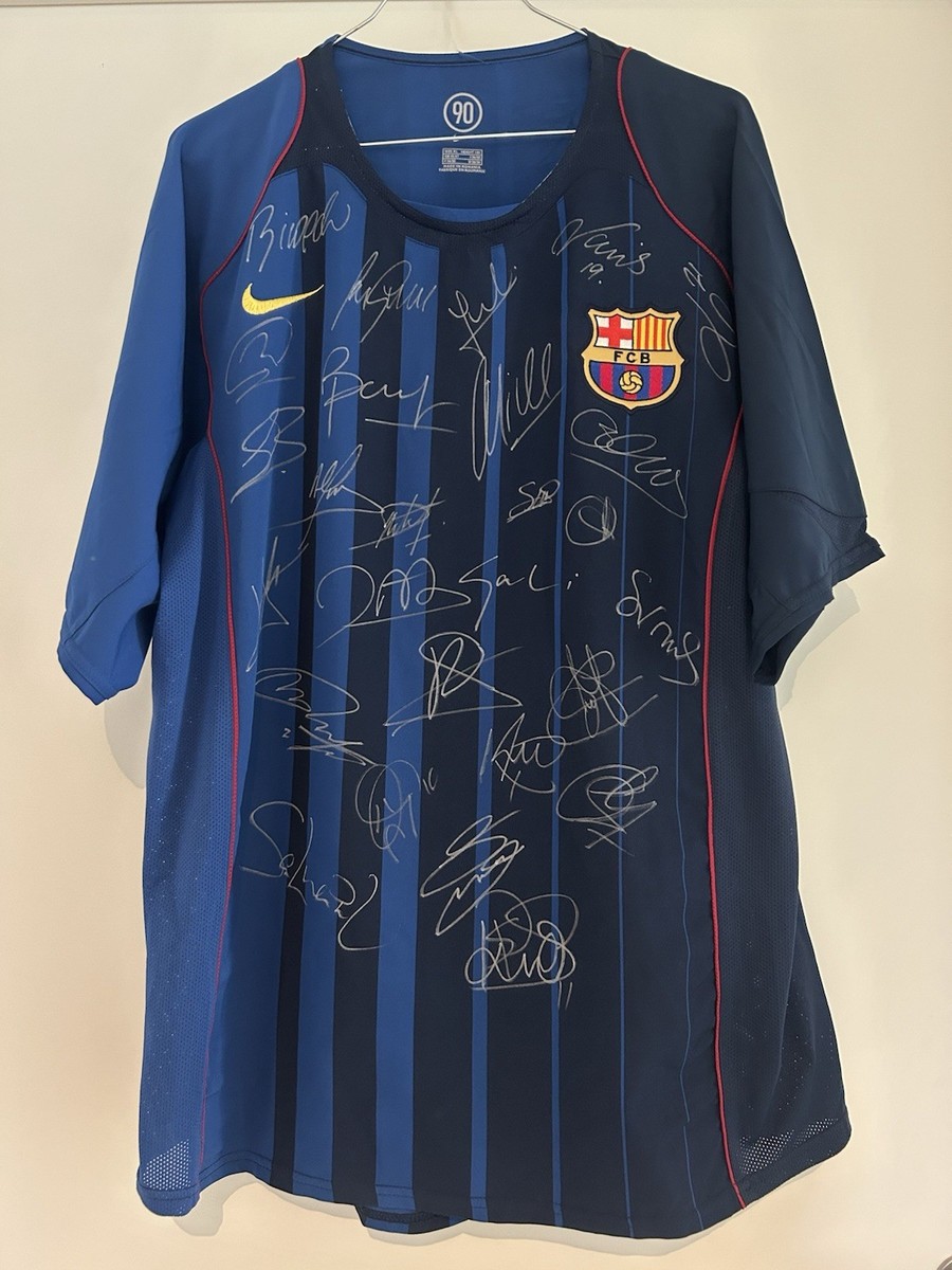 FC Barcelona 2004/05 Away Shirt - 27 Squad Signatures - Ronaldinho