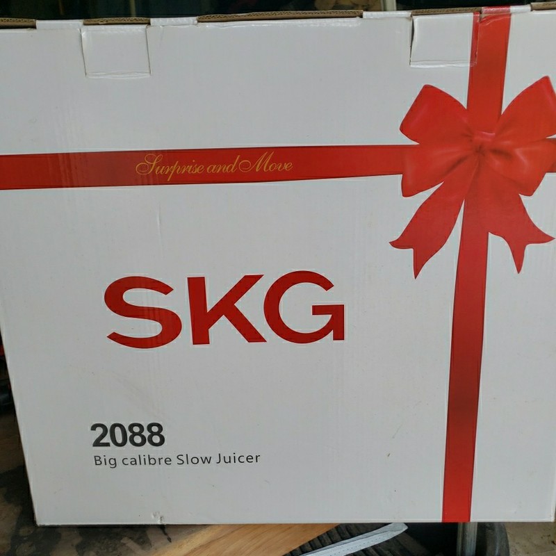 2088 SKG Big Calibre Slow Juicer Red  In Box