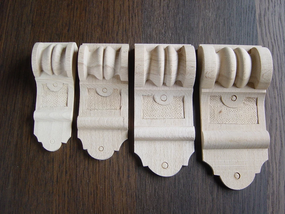 Feine Auflagen-Schnitzereien-Schnecken-Halbrollen-Aplikationen in Buche--TOP--