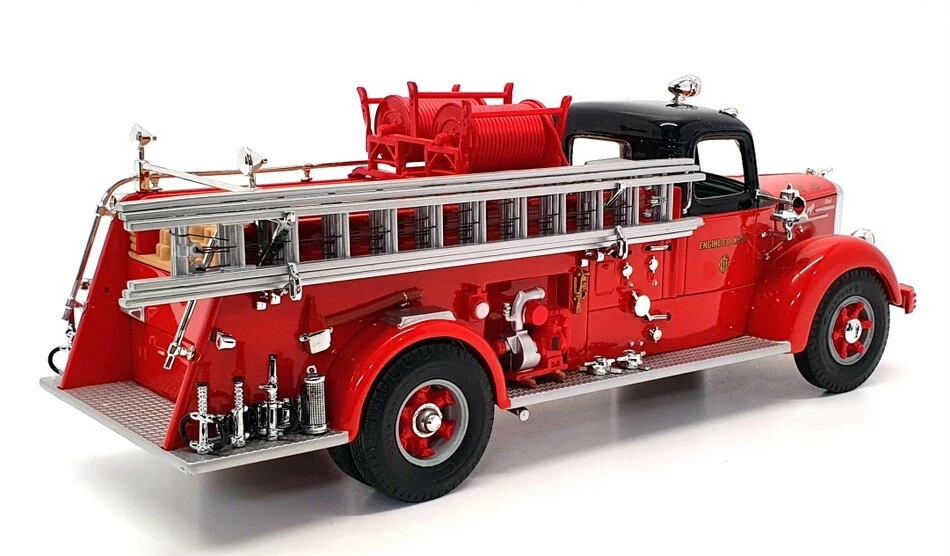 First Gear 1/34 Scale 18-3247 - Mack L Model Pumper - Smokey Bear - Изображение 2 из 4