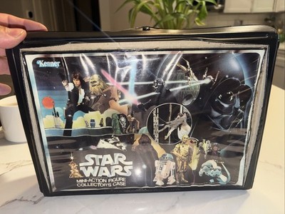 Neuwertig! Star Wars Actionfigur Sammelkoffer von 1977 mit 24 Figuren
