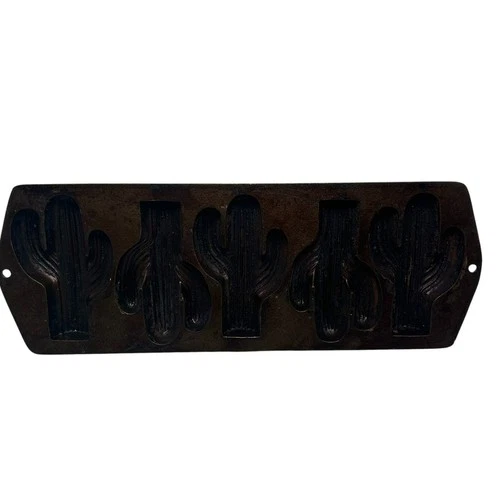 Vintage Lodge Cast Iron Cactus Pan CornbreadMuffin Baking Molds 5CP2