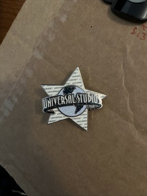 UNIVERSAL STUDIOS PARKS STAR GLOBE PIN NOC