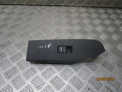 2015 TOYOTA AURIS 1.4 D4D ESTATE PASSENGER SIDE FRONT WINDOW SWITCH 74232-02E00
