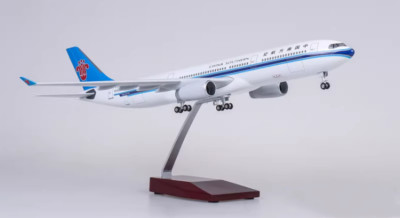 47CM 1:135 CHINA SOUTHERN AIRBUS A330 Passenger Plane Landing Gears  Resin Model