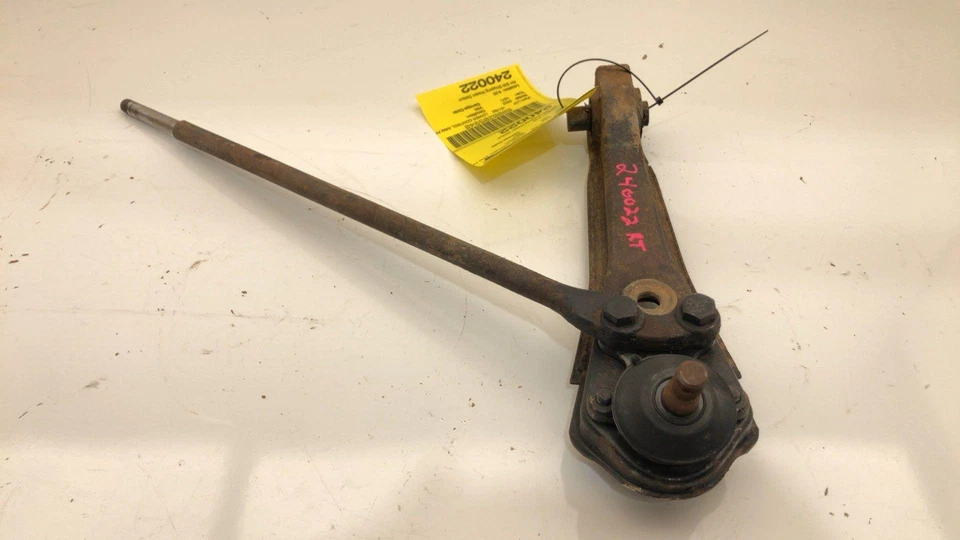 1970-1973 Nissan Datsun 240z passageiro dianteiro direito braço de controle inferior OEM braço A - Imagem 2 de 4