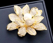 1pc Luxury Floral Brooch, lotus shaped, three-dimensional brooch