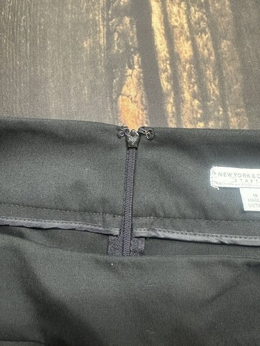 Falda lápiz elástica hasta la rodilla negra New York & Company talla 18— Excelente - Imagen 4 de 10