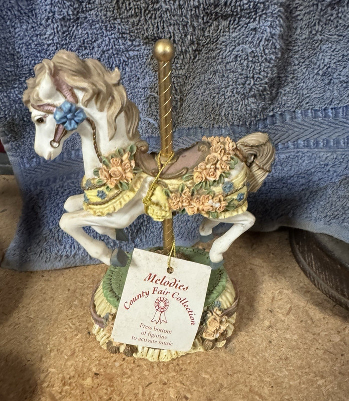 Melodies County Fair Collection Musical Resin Carousel Horse Figurine Stand