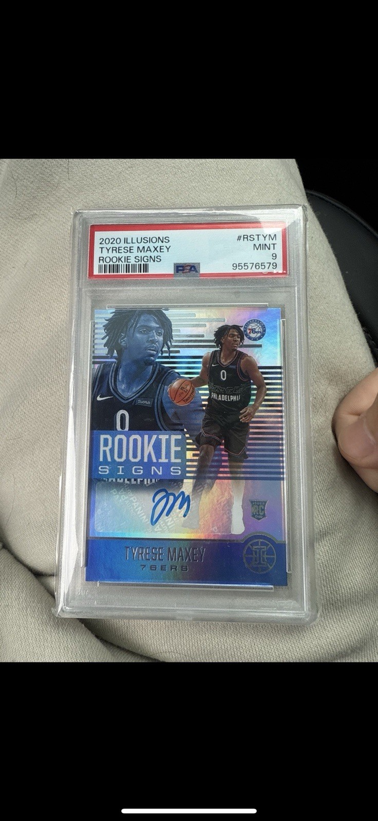 2020-21 Panini Illusions - Rookie Signs Tyrese Maxey #RS-28 (AU, RC)