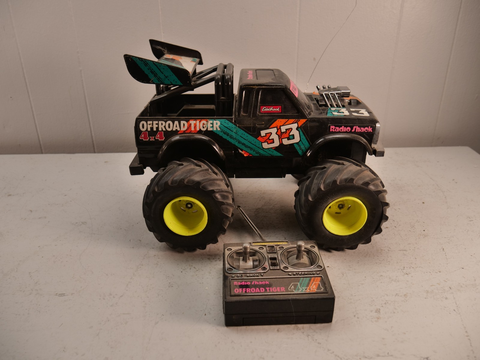 Vintage Radio Shack Offroad Tiger 4x4 Remote Control Truck UNTESTED