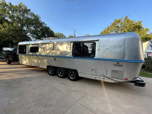 1987 34V Avion Travel Trailer