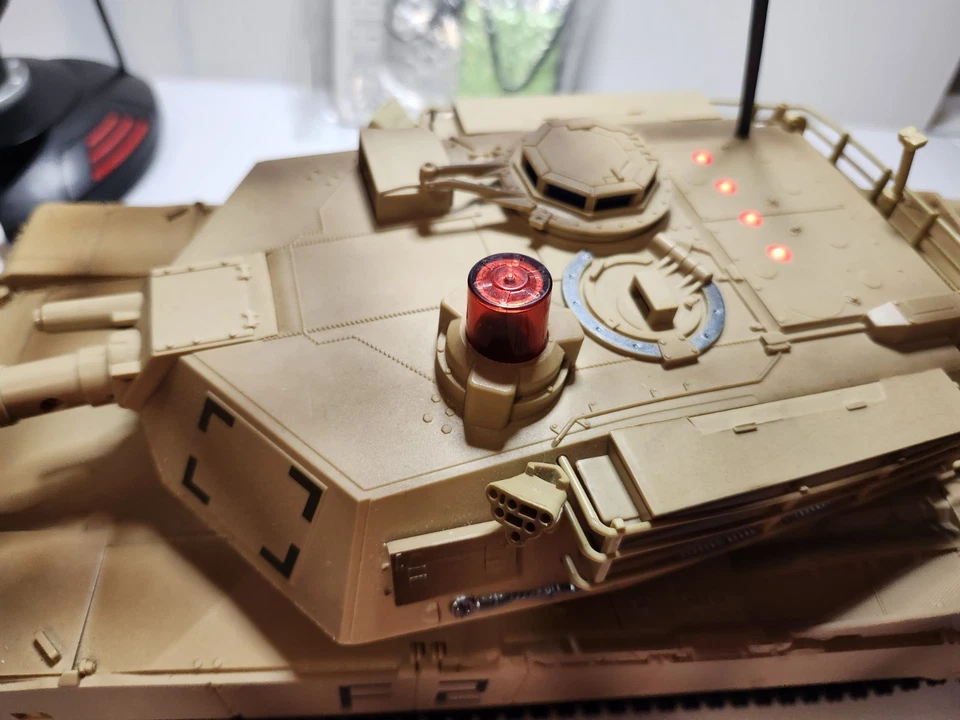 BestChoiceProducts 1/14 scale M1A2 Abrams RC Tank with Extra Battery  - Image 4 of 4