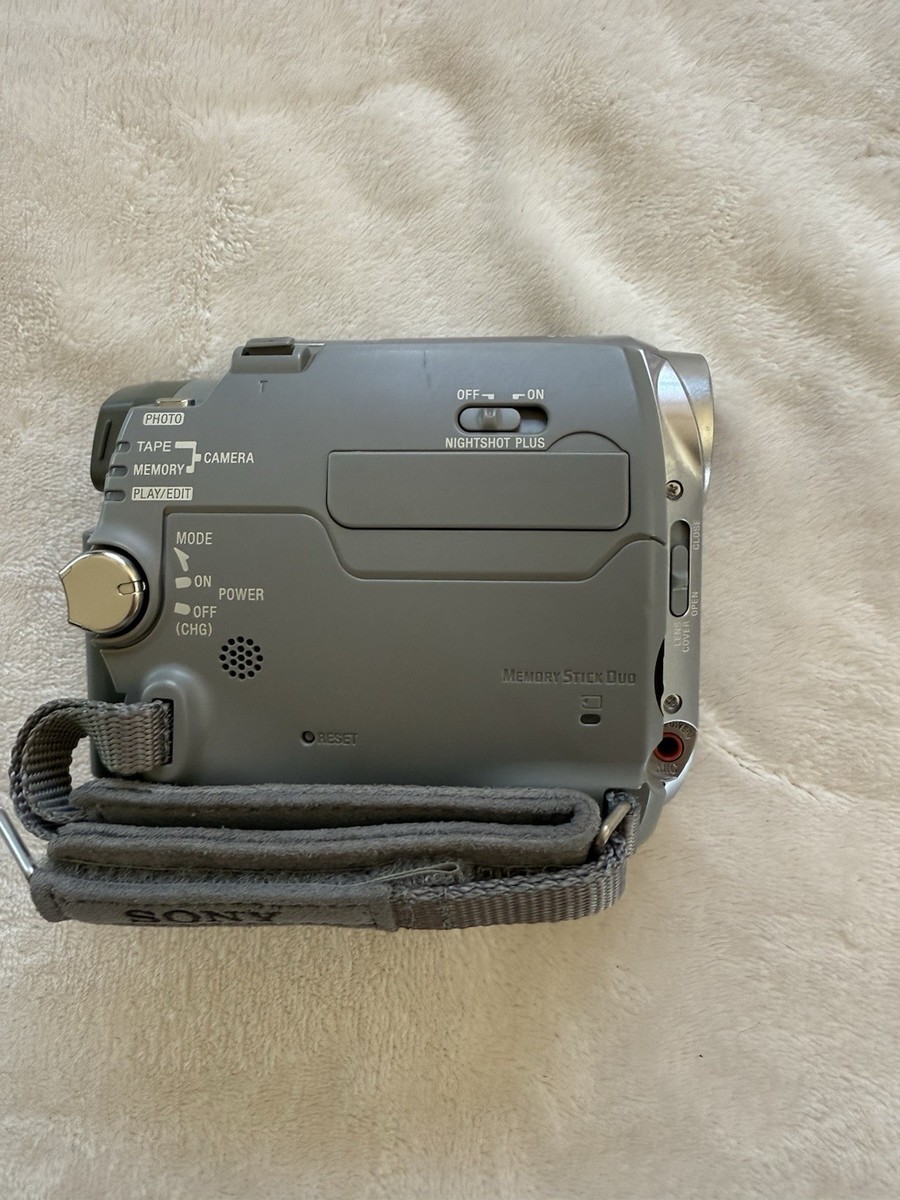 SONY DCR-HC40 美品 Sony DCR-HC40 Camcorder -Handycam with Charger No Battery | eBay