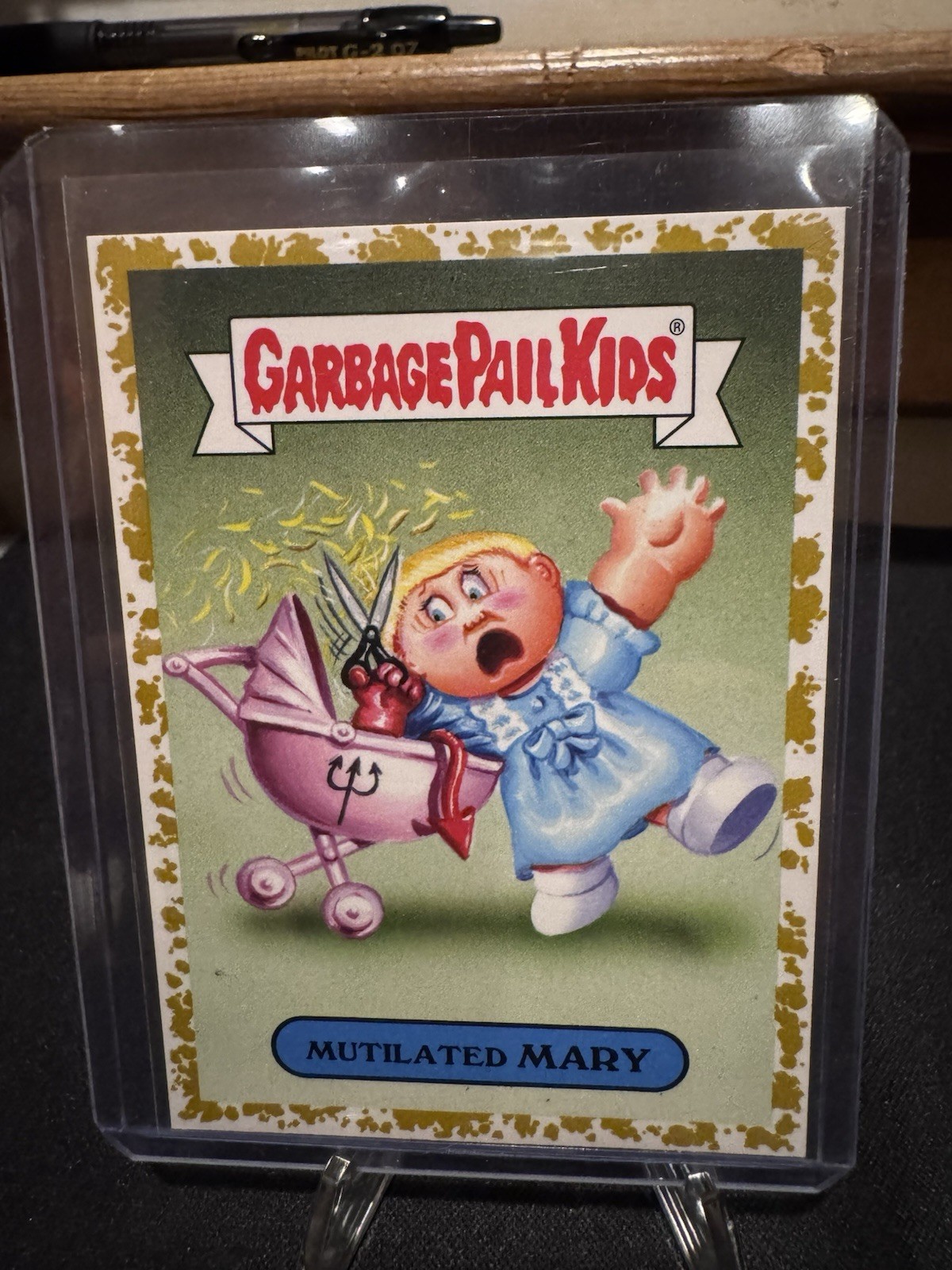 2018 Topps Garbage Pail Kids Series 2 Retro Horror Stickers Gold #3b Mutilated Mary front