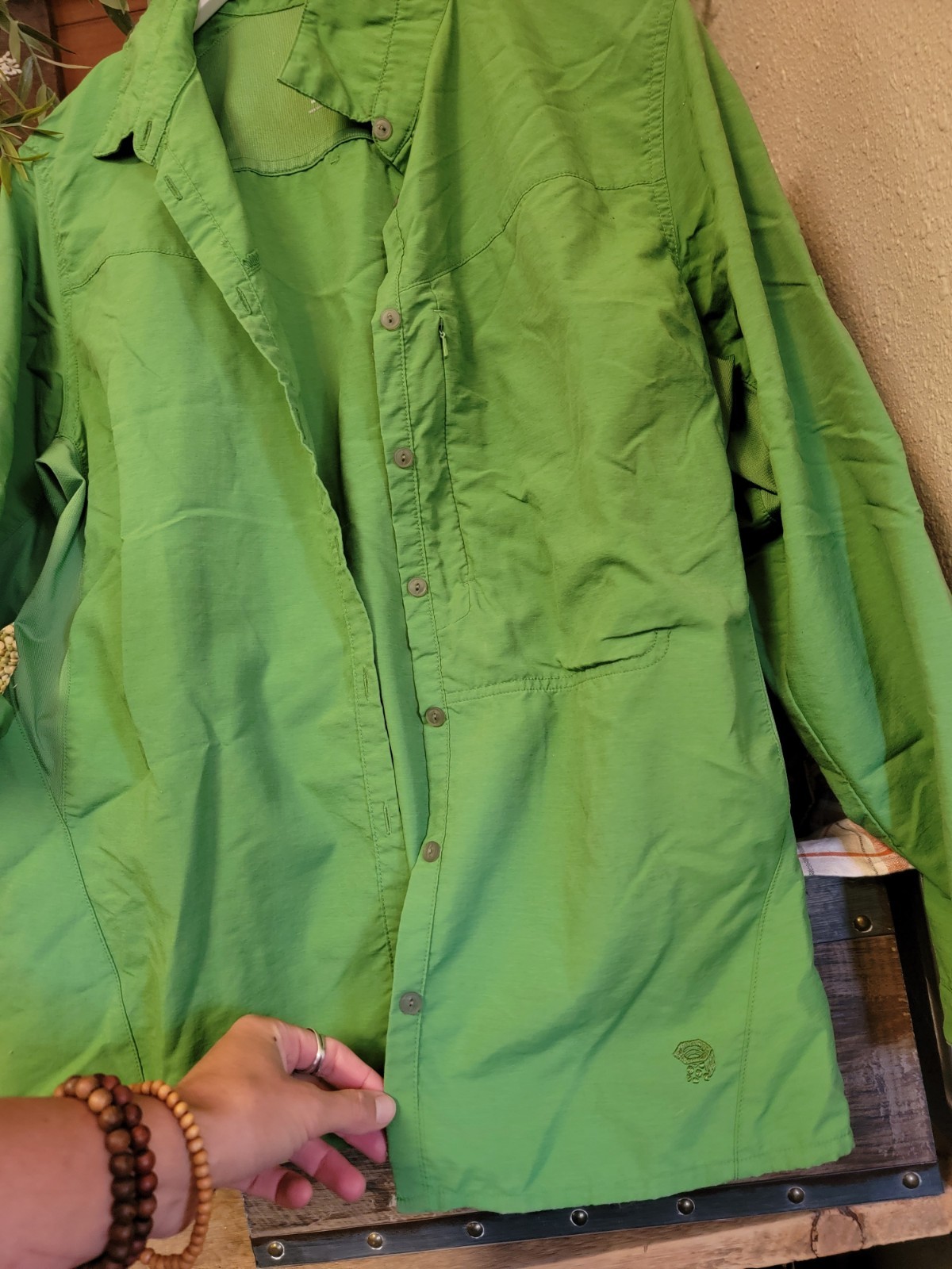 Mountain Hardware Outdoor Button Down Shirt Light… - image 8