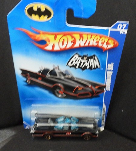 Hot Wheels Classic '66 Batman Batmobile - Picture 4 of 6