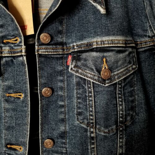 NWT Levis Ex Boyfriend Trucker Jacket Dark Wash Blue Denim Red Tab Women's 1X - Picture 3 of 9