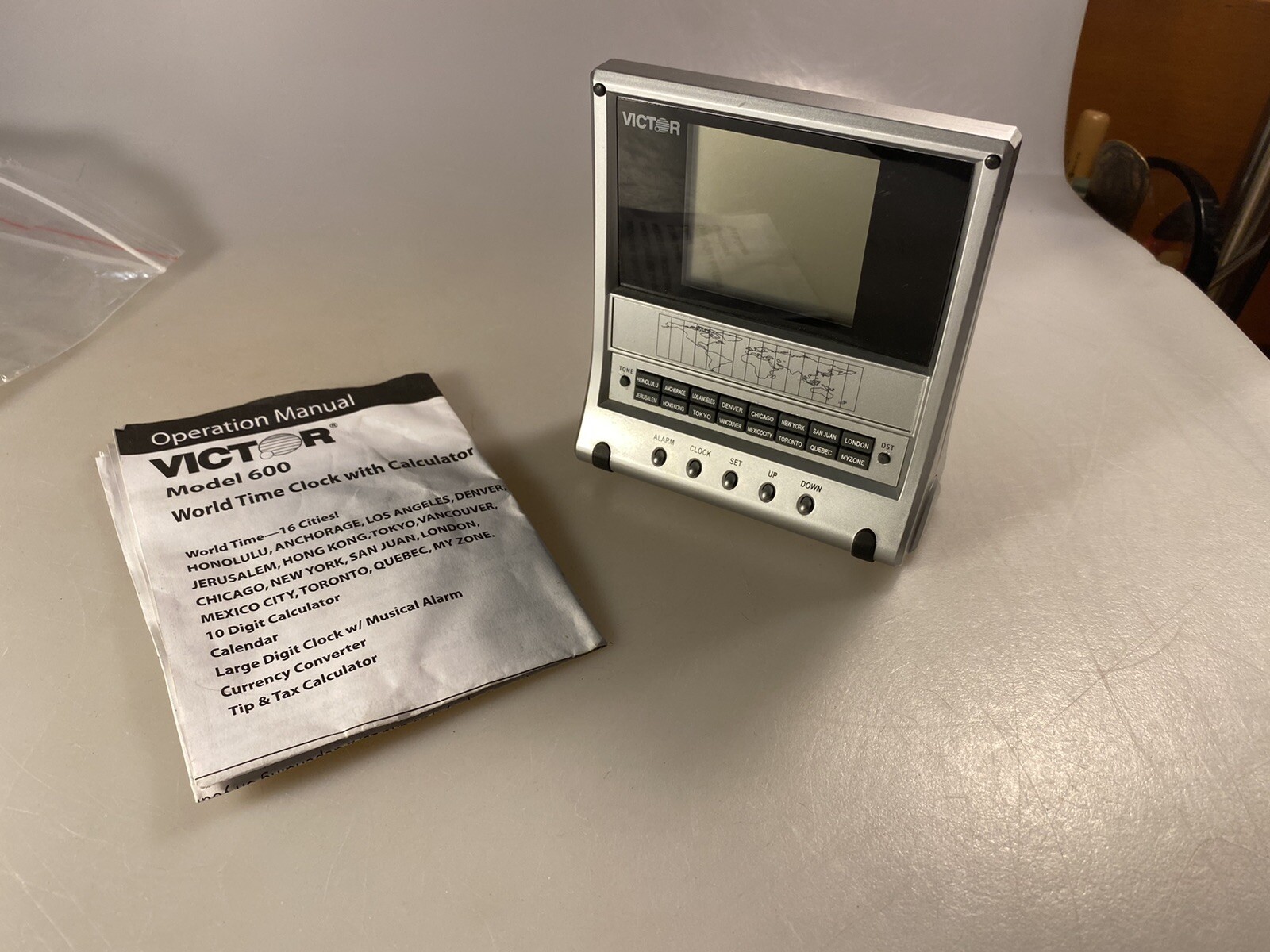 Victor Model 600 World Time Travel Clock W/ Alarm, Calendar, Calculator & Manual