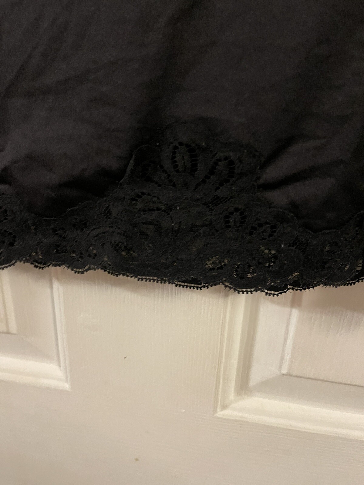 VINTAGE SHADOWLINE Black Lace Half Slip BEAUTIFUL LAC… Gem