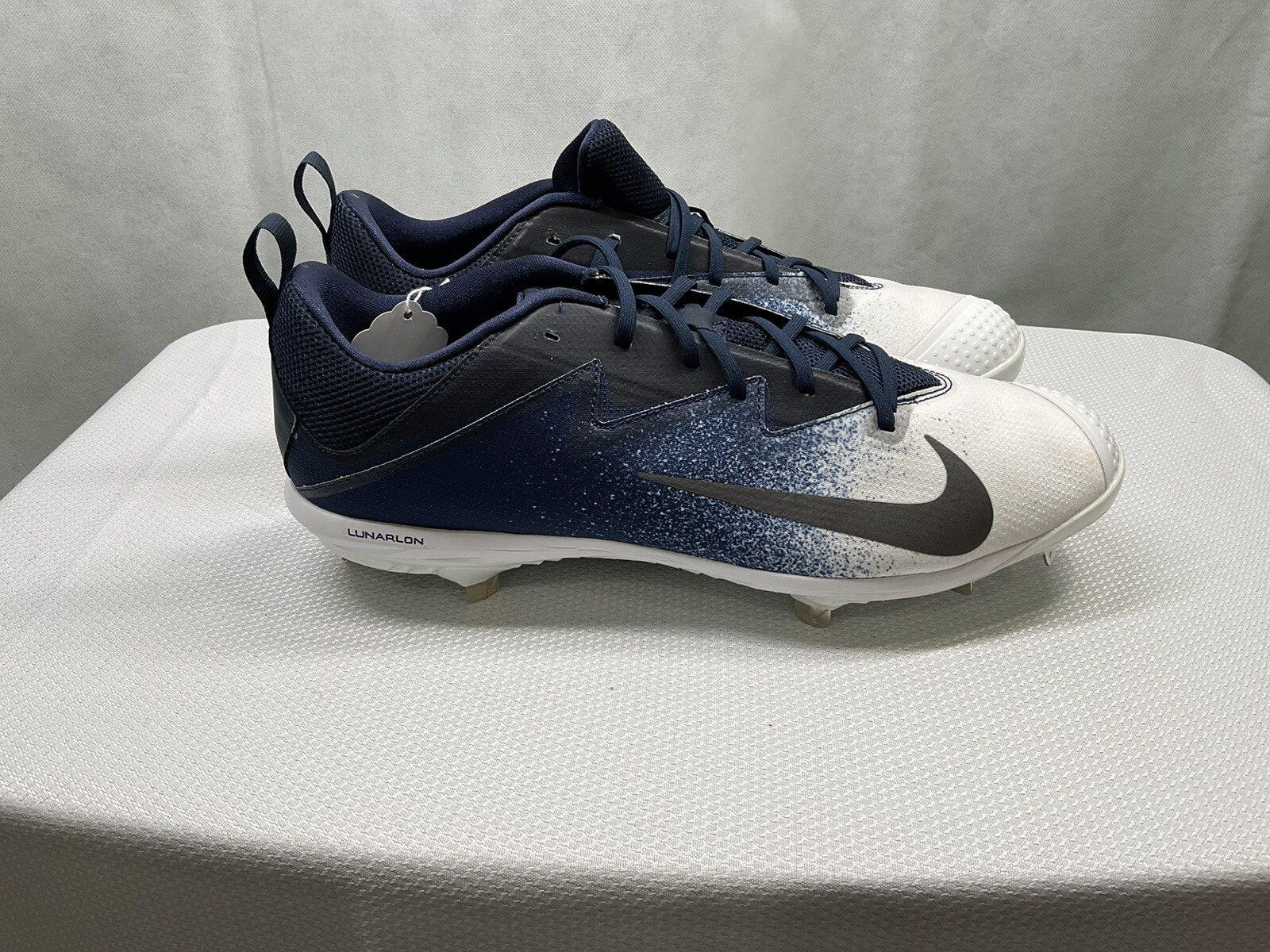 Nike 852696401 Mens Vapor Lunarlon Baseball Cleats Black and White