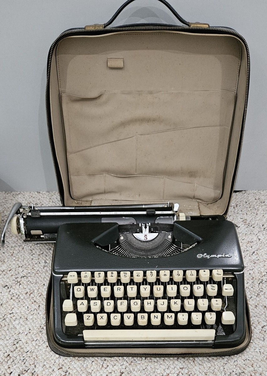 Olympia タイプライター 黒　ヴィンテージ1960年代 Olympia タイプライター 黒 ヴィンテージ1960年代 - メルカリ