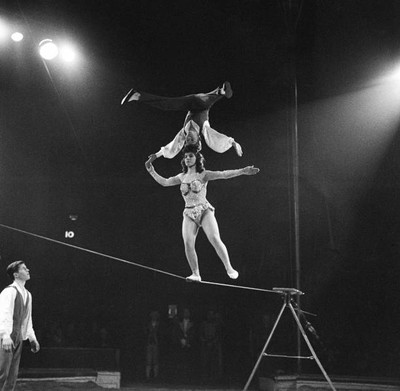 Bertram Mills tightrope act 18th December 1958 Historic Old Photo 3