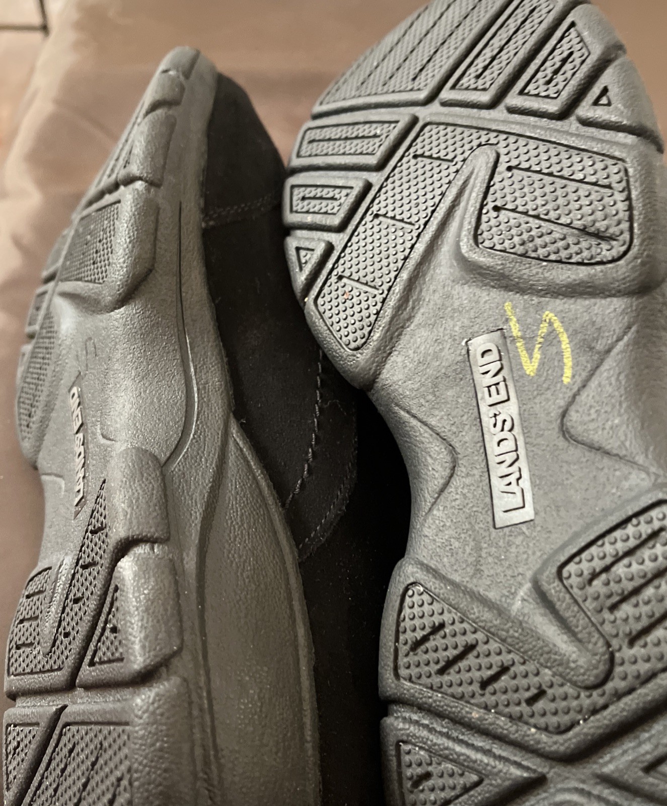 SAOLA Mocassini da lavoro LANDS END Wm 11WW neri scamosciati suola spessa nuovi senza etichette