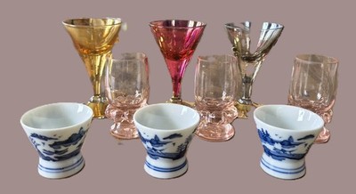Vintage 9 Pinnechen Shots Schnappsgläschen 3x3 Stück Glas Porzellan Sammlung