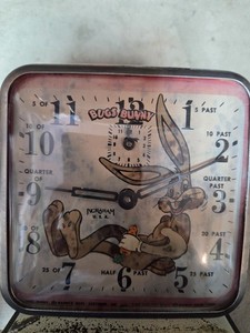 Ingraham Bugs Bunny animated Metal Analog Alarm Clock Looney Tunes Warner Bros.