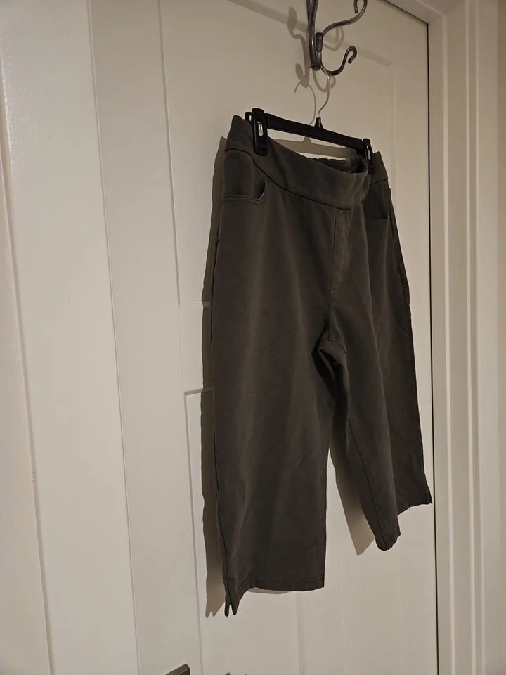 Pantalones capri de mezclilla y co verde oscuro para mujer talla 12 Foto 2 de 4