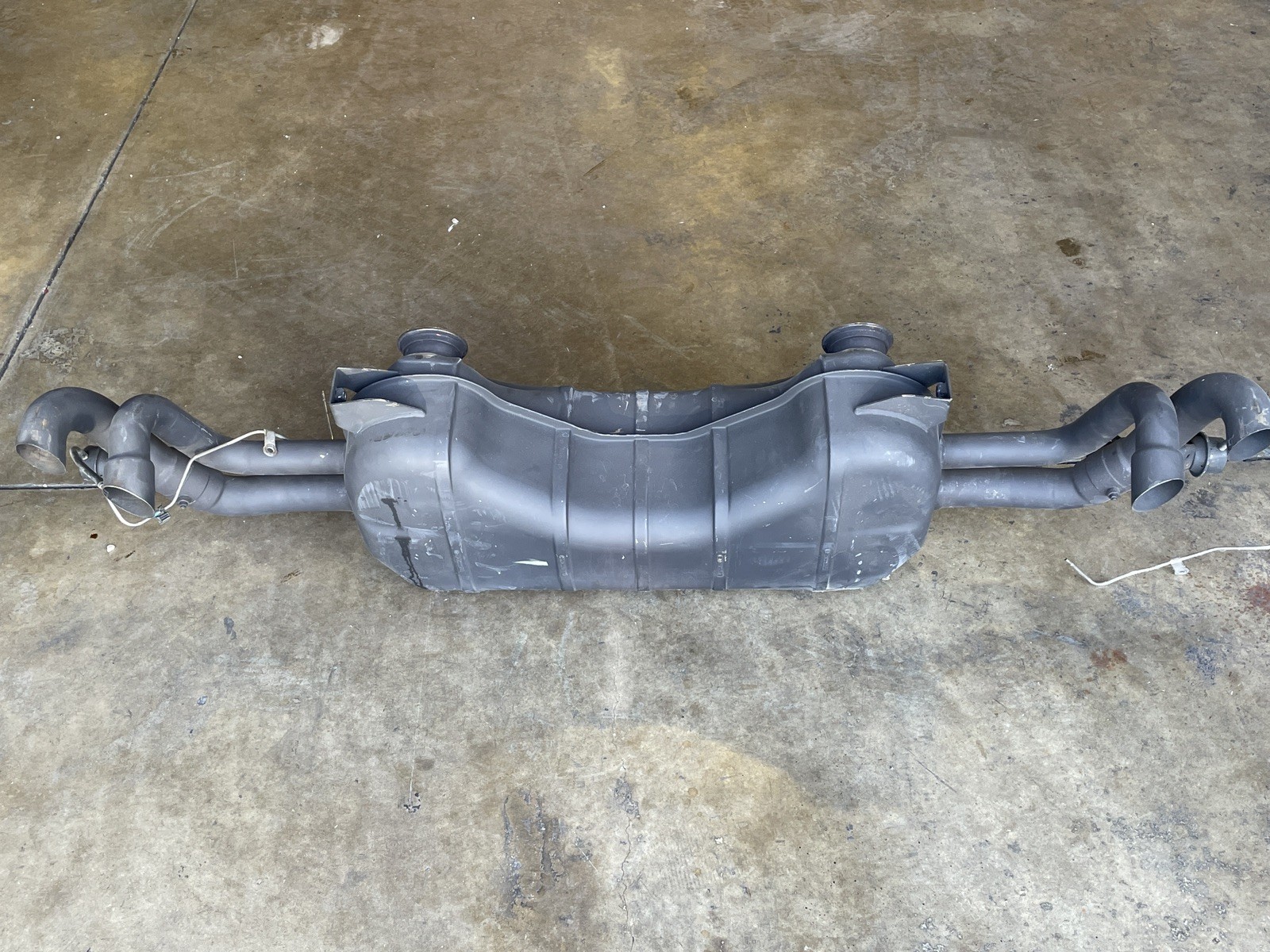 Lamborghini Huracán Black Stock Exhaust