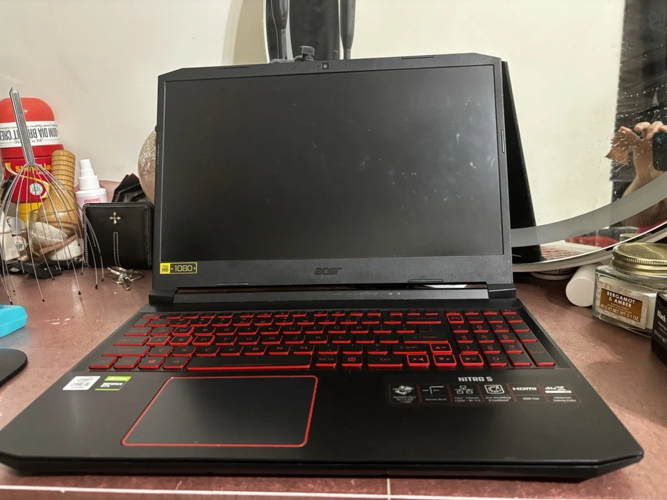 Portátil para juegos Acer Nitro 5 N22C1 1920 x 1080, 15,6 pulgadas Foto 2 de 4