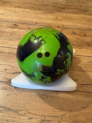 Vintage Columbia WD C300 8.5 lb. Lime Green Bowling Ball with