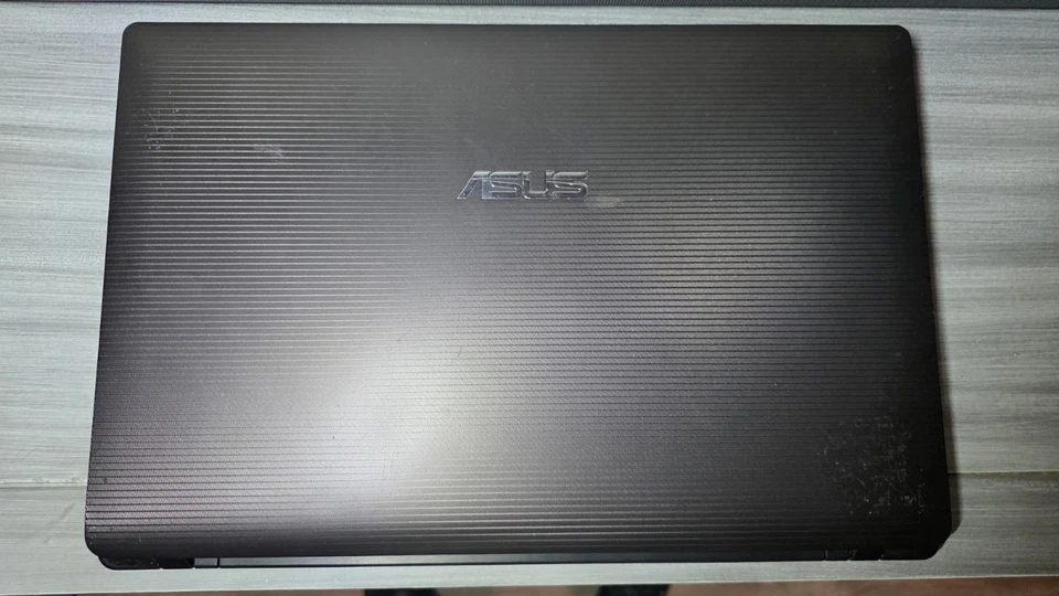 ASUS K53U 15.6 Laptop AMD 1.65GHz 4GB Memory 500GB HDD Windows 7 - Image 4 of 4