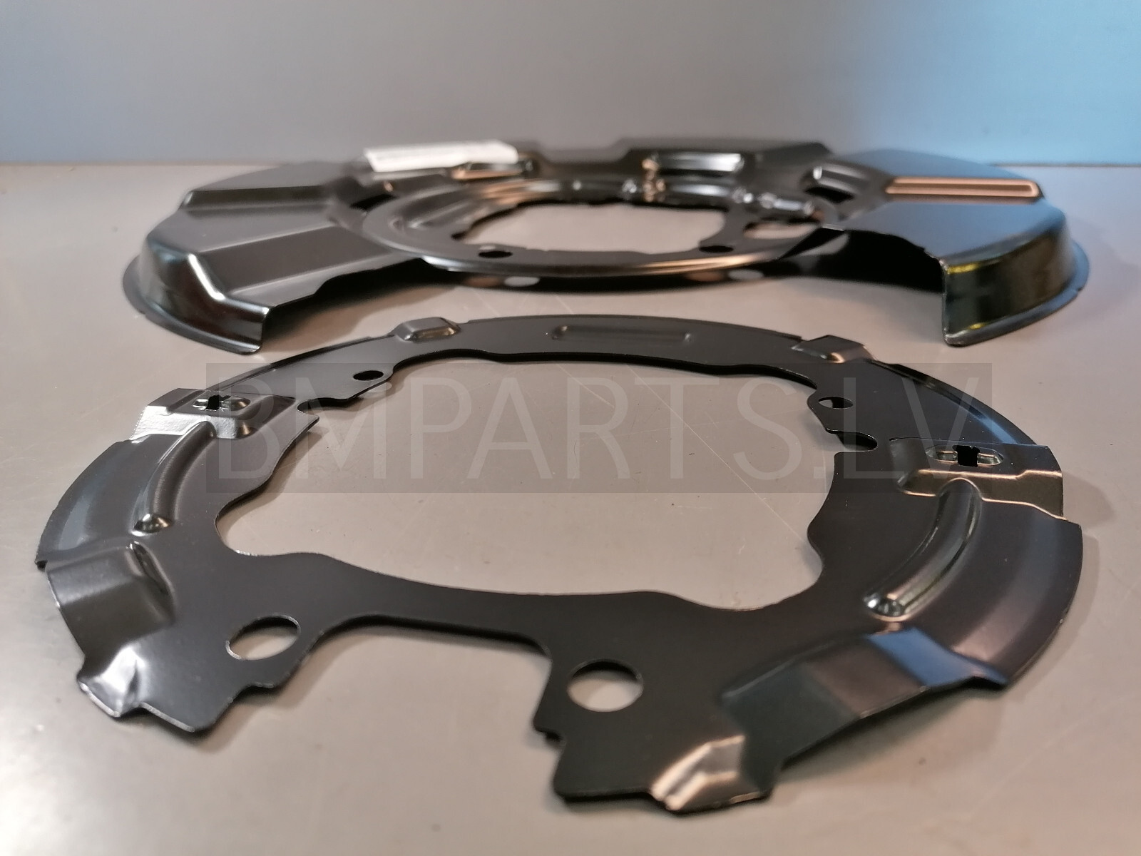 NEW GENUINE BMW X1 E84 BRAKE PROTECTION PLATE REAR RIGHT 6787322  